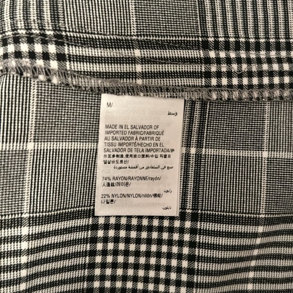 INC skirt. Black and white checkered skirt. Size medium - Picture 4 of 6